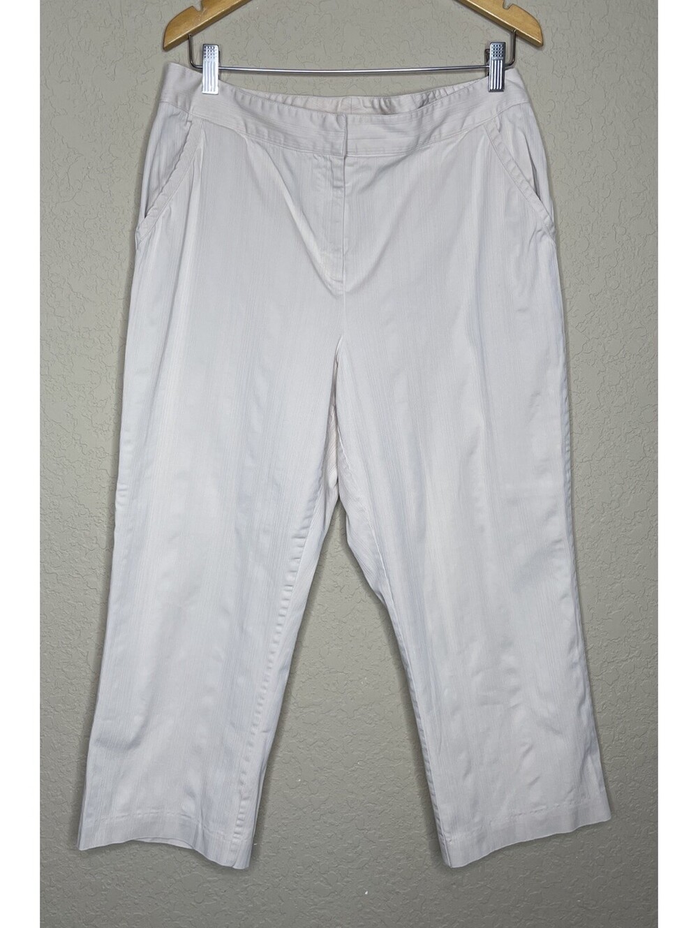 Worthington Women's Sz 16 Capris Cropped Pants Pockets Ivory Textured Boho